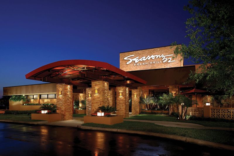 Seasons 52 in Naples