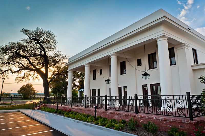 The White Pillars Restaurant at The White House Hotel (Mississippi)