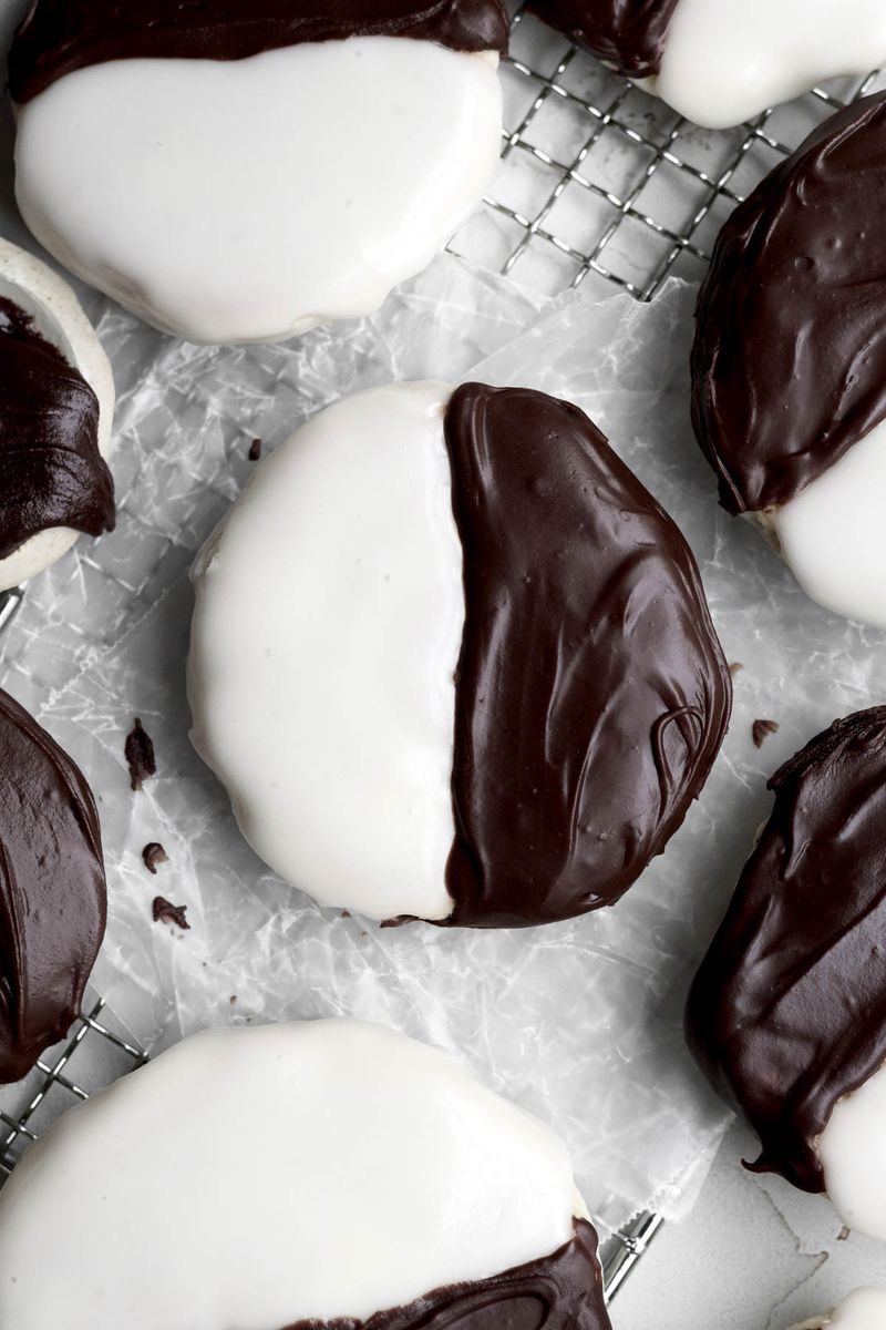 Black-and-white cookie