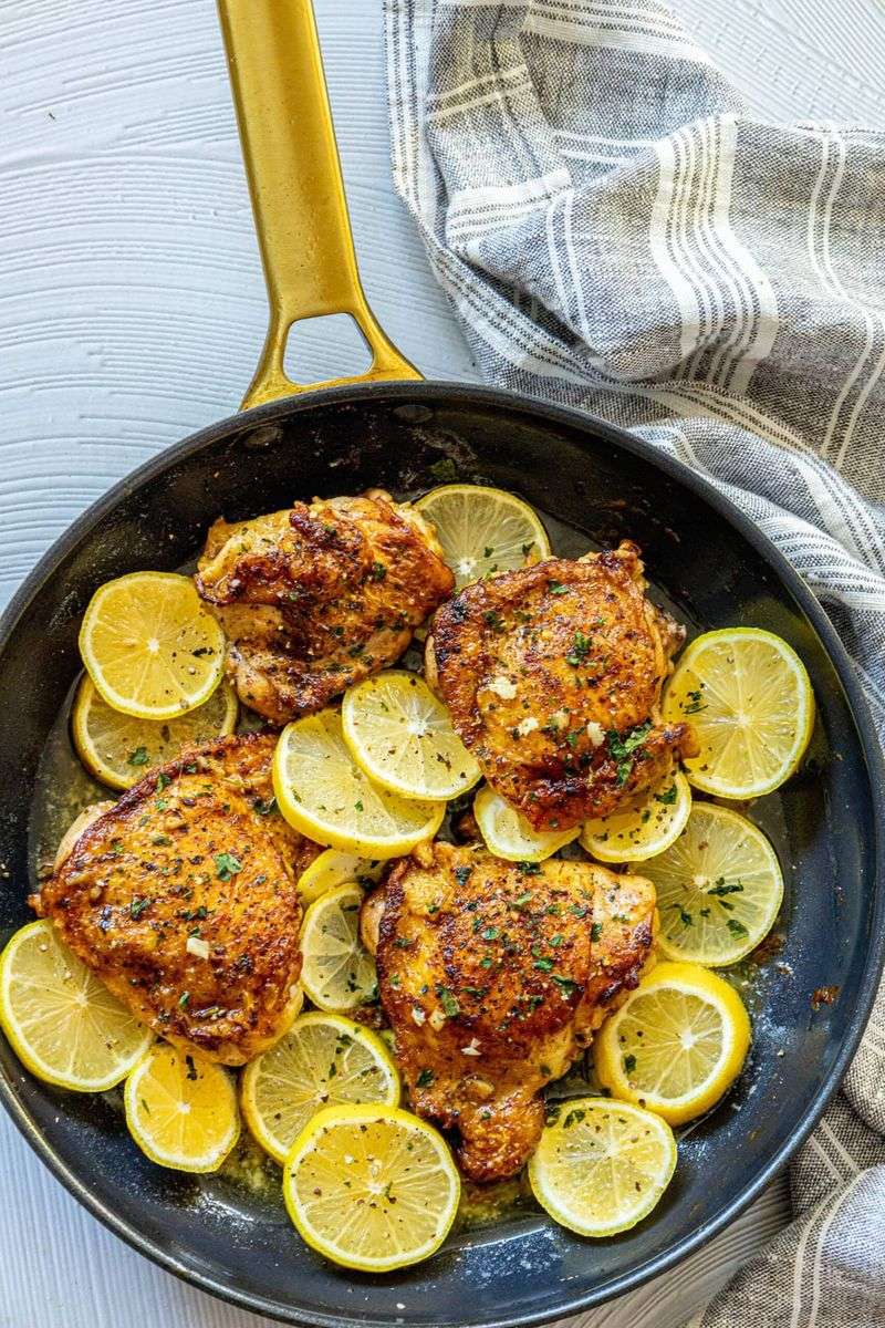 One-Pan Lemon Garlic Chicken Thighs