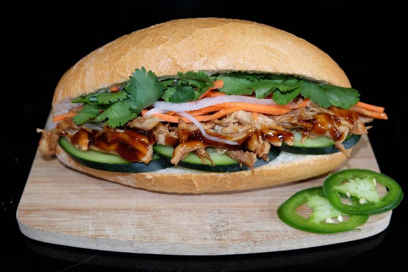 Bánh mì sườn nướng