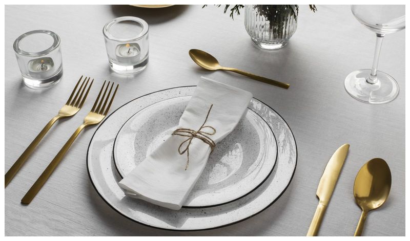 Bread and butter plates for everyone