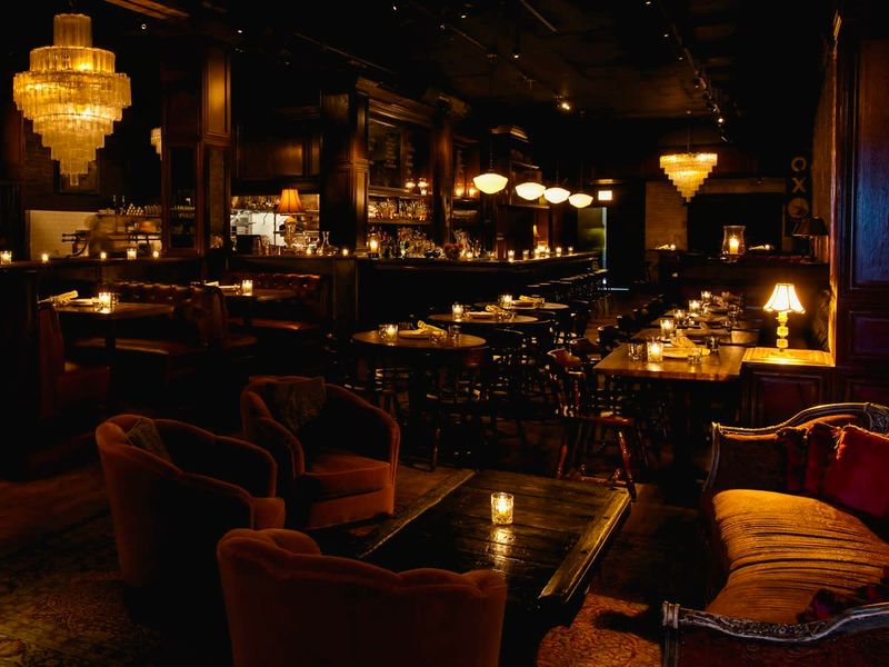 Bavette’s Bar & Boeuf