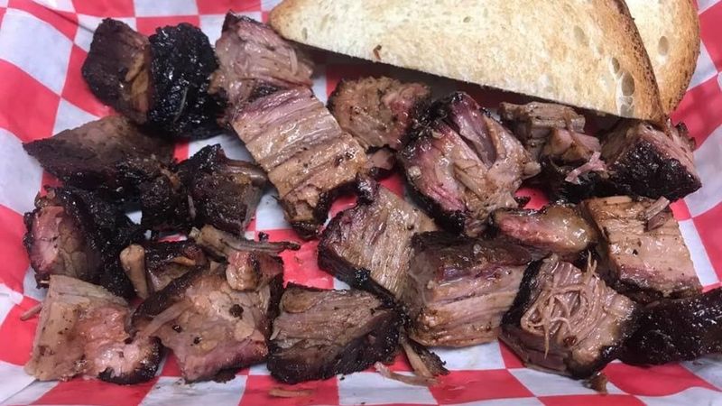 Hayward’s Pit Bar-B-Que – Burnt Ends With Bread On The Side