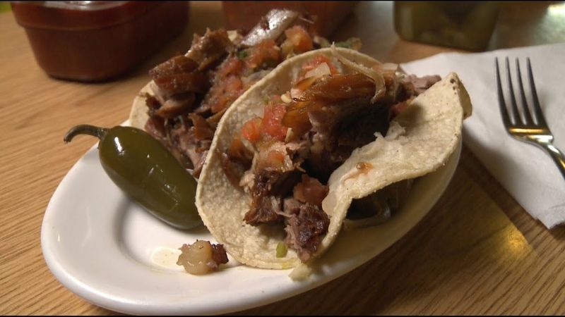 Carnitas Uruapan (Chicago, Illinois)