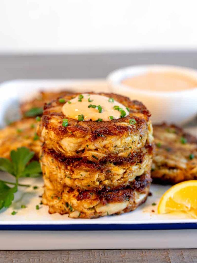 Delaware: Fried Blue Crab Cakes