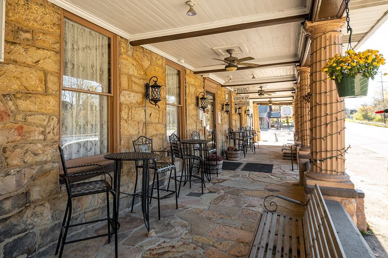 Stone House Restaurant & Inn (Farmington)