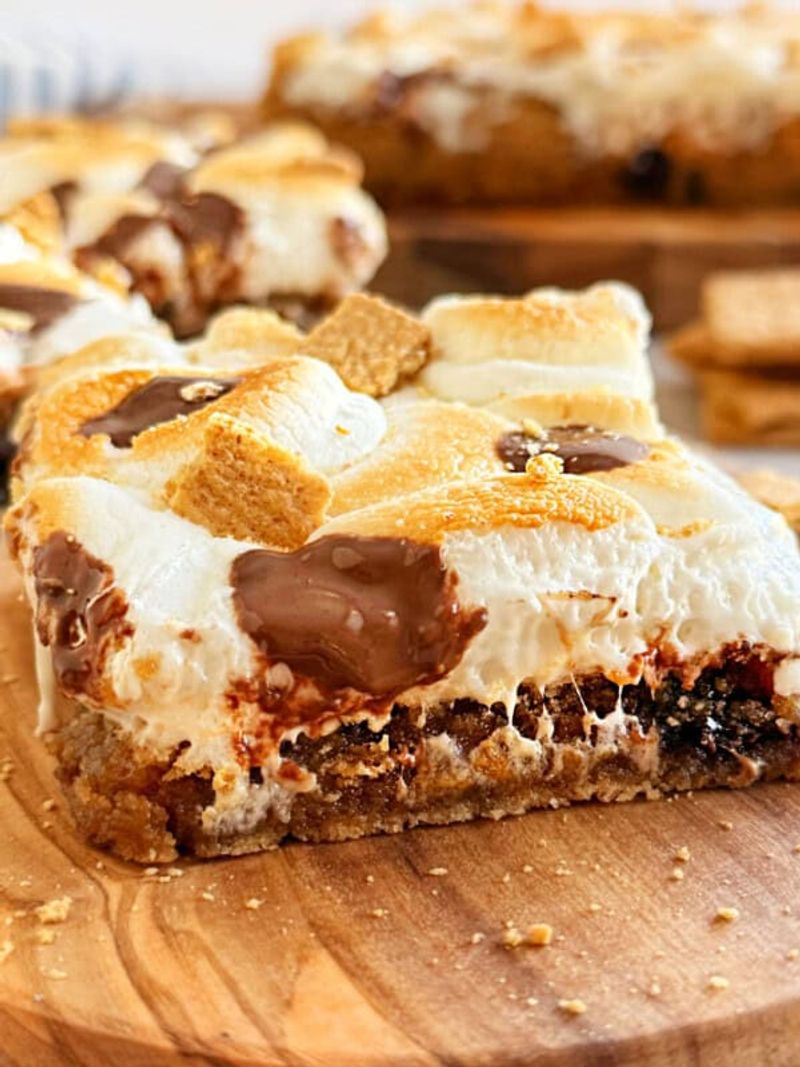 S’mores Cookie Bars