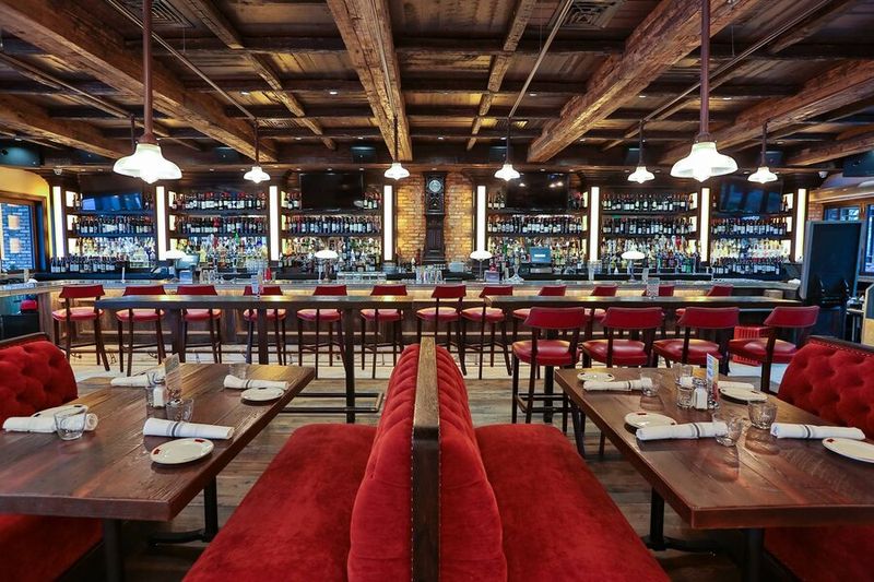 Louie Bossi's: Italian Grandma-Approved Pies