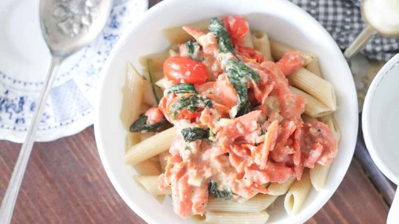 Salmon Tomato Basil Pasta