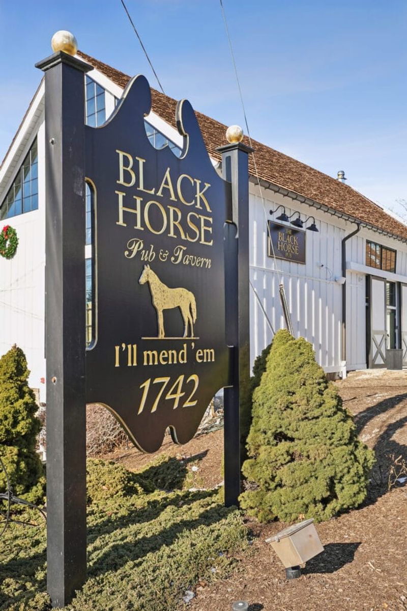 New Jersey: The Black Horse Tavern and Pub (Mendham)
