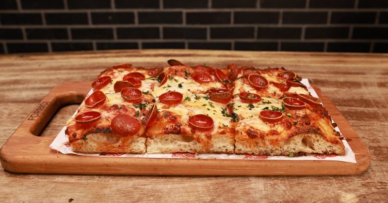 Forbici Modern Italian - Tampa's Scissor-Cut Sensation