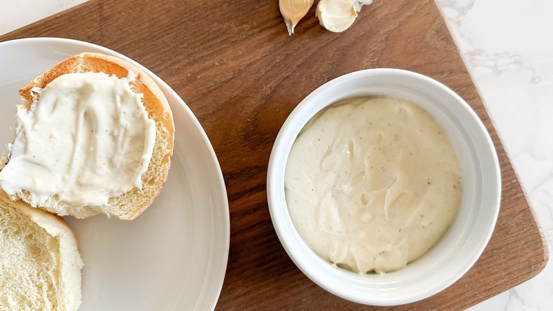 Garlic (fresh and roasted)