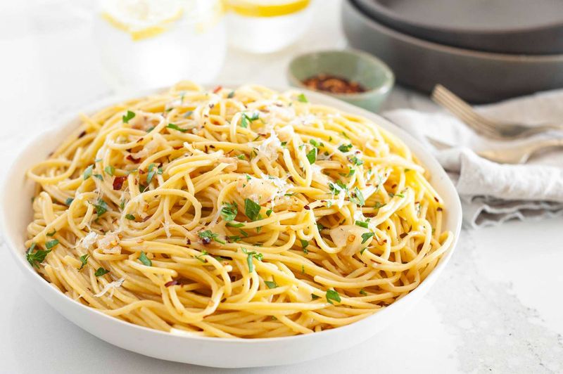 One-Pot Pasta Aglio e Olio