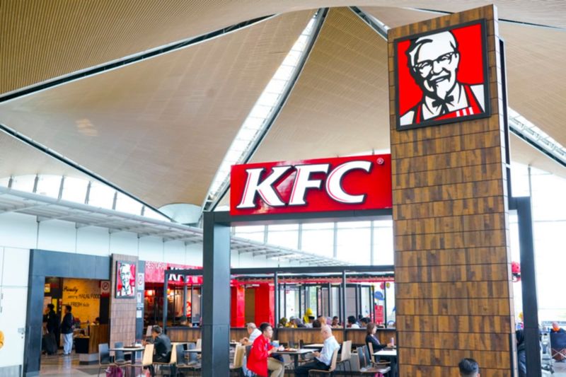 A 24-Hour KFC at a Major Airport
