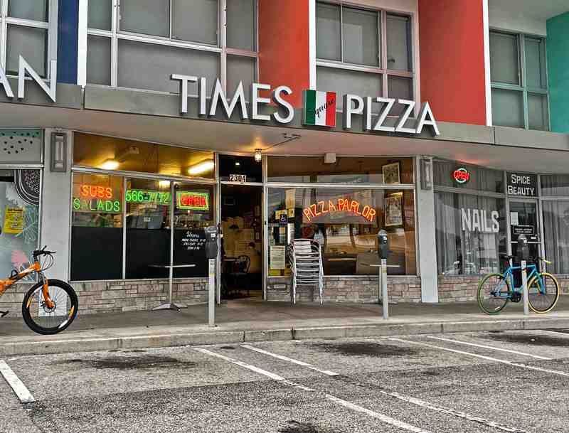 Times Square Pizza: New York Slices in the Sunshine State