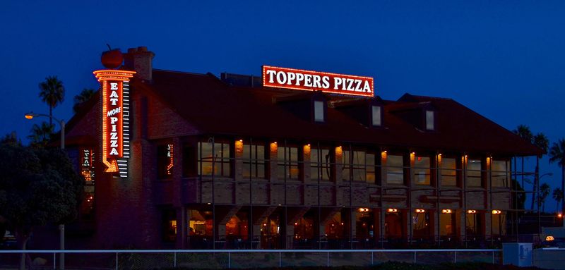 Toppers Pizza