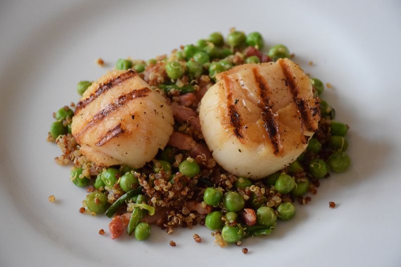 Scallops With Bacon and Peas