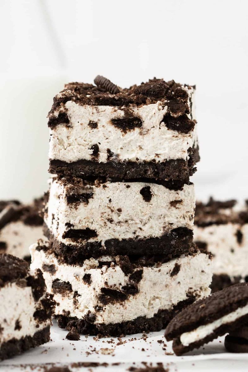 No-bake Oreo cheesecake bars