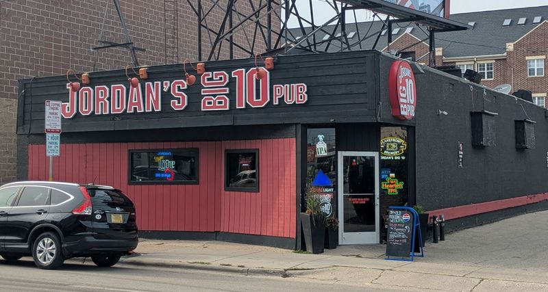 Jordan's Big 10 Pub (Madison)