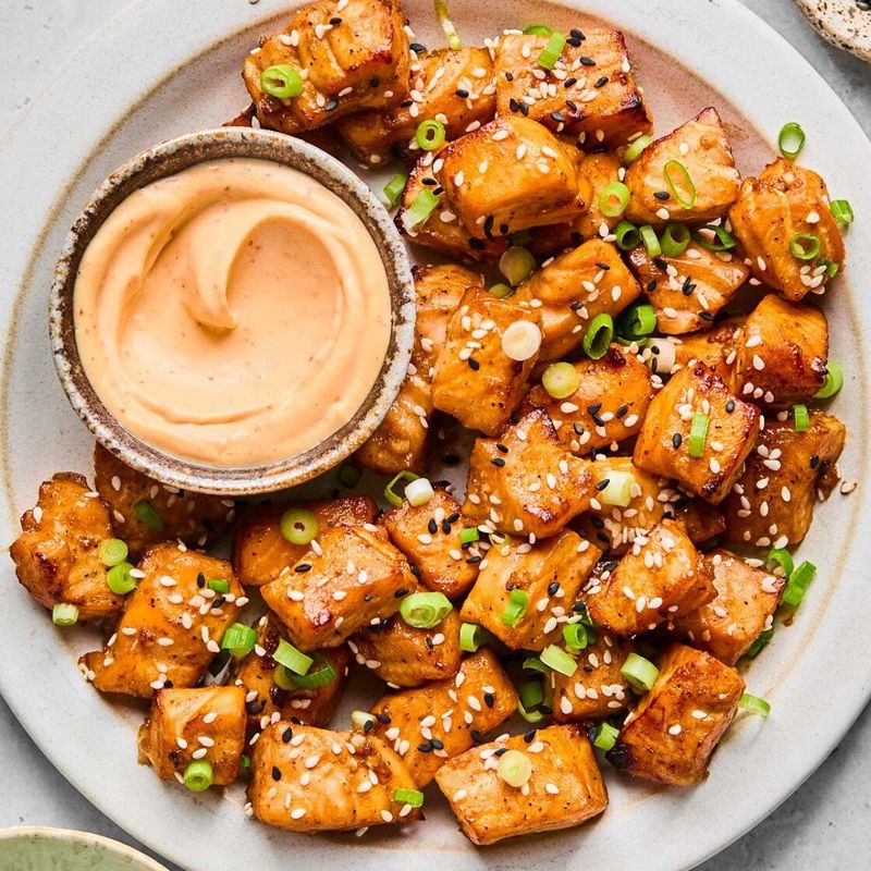 Sriracha Honey Salmon Bites