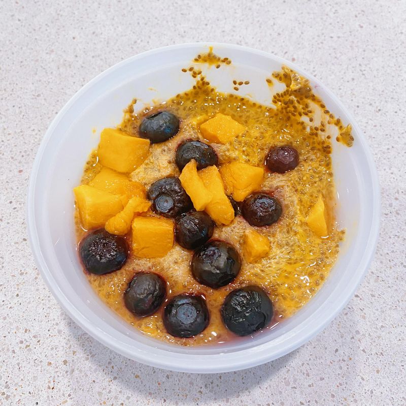 Mango Blueberry Chia Bowl (Frozen)