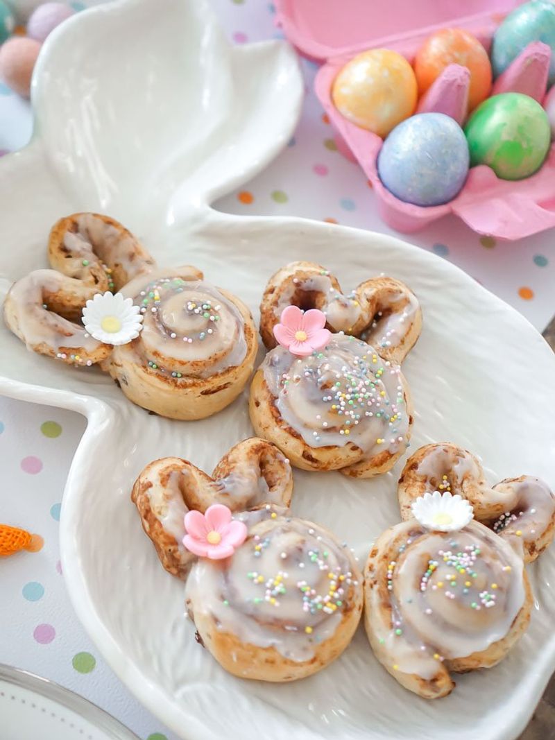 Annie’s Organic Cinnabunnies or Cinnamon Roll Pastries