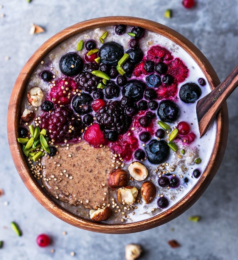 Oat Bowl with Berries, Chia, and Cinnamon
