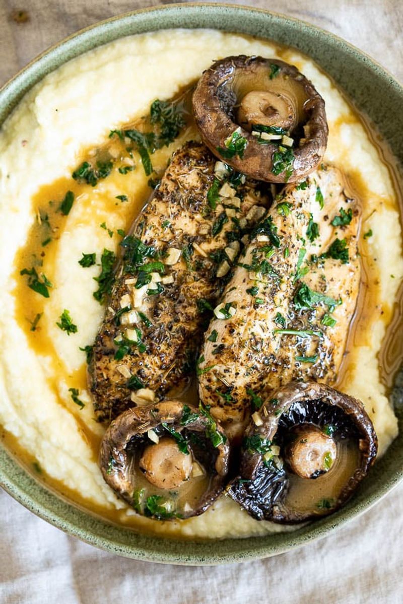 Cauliflower Mash With Garlic Butter Chicken