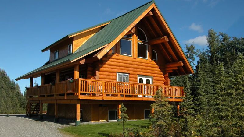 Salmon Catcher Lodge Dining (Alaska)