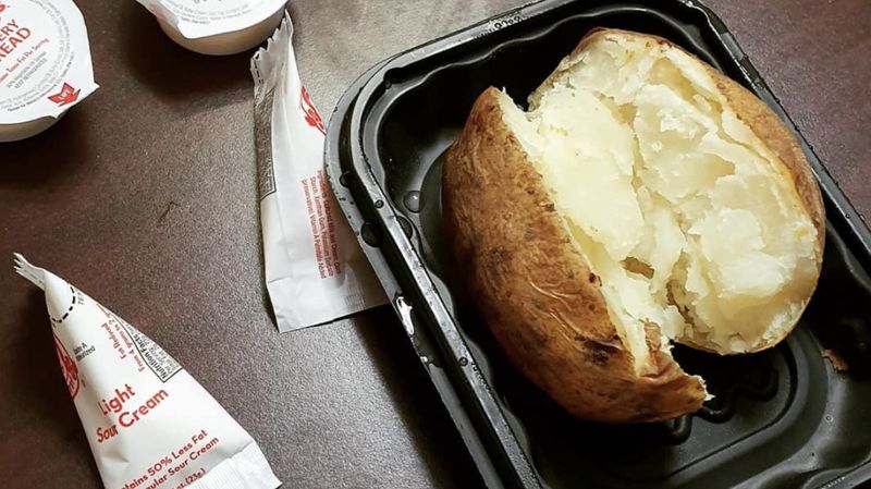 Wendy’s Baked Potato with Sour Cream and Chives