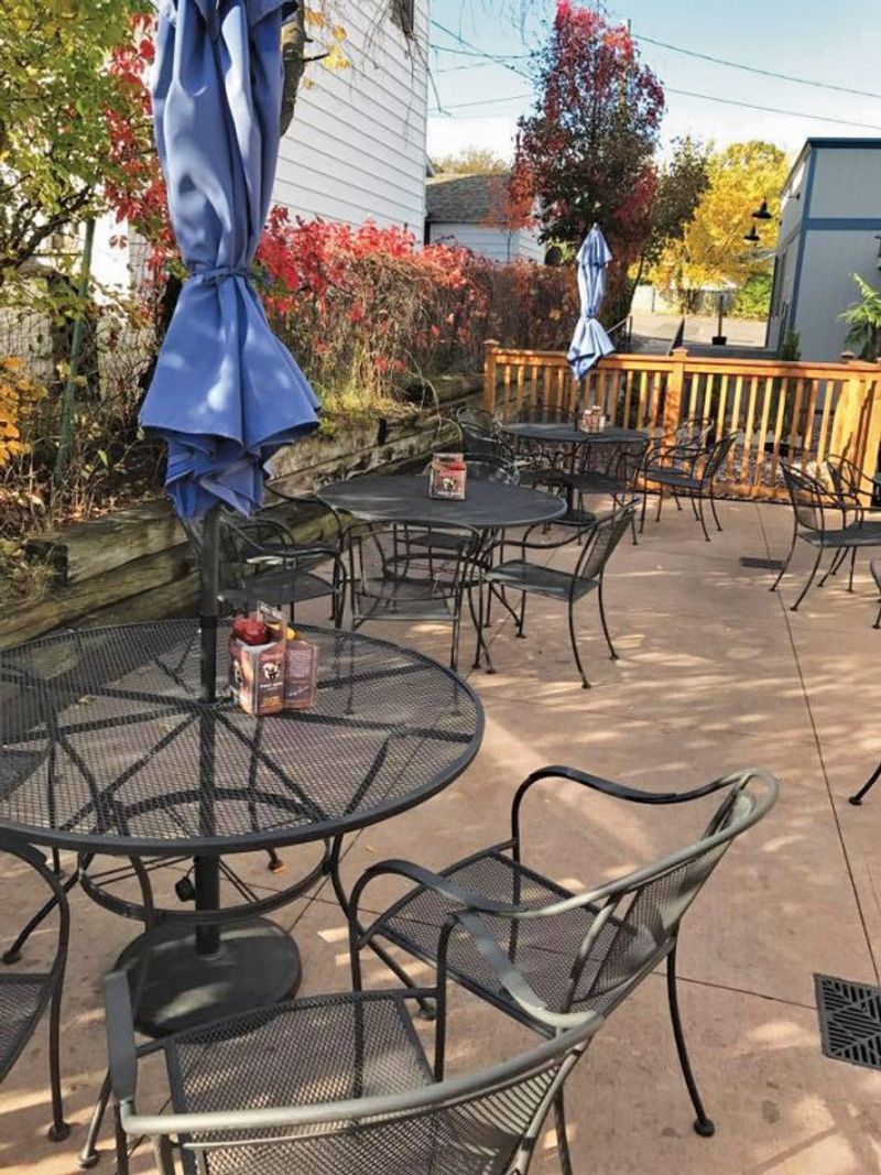 Vango’s Pizza & Cocktail Lounge — Marquette