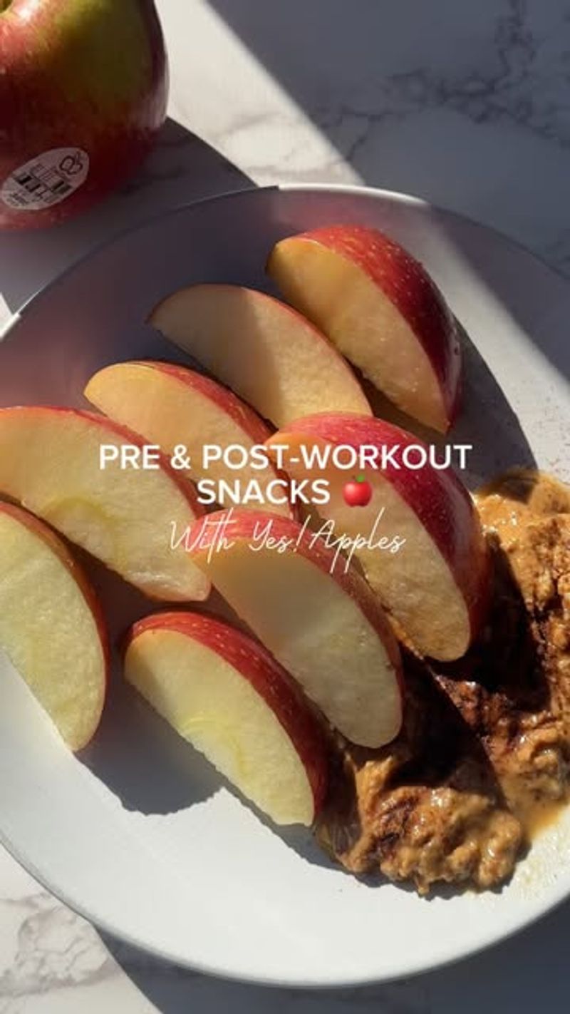 Apple Slices With Peanut Butter