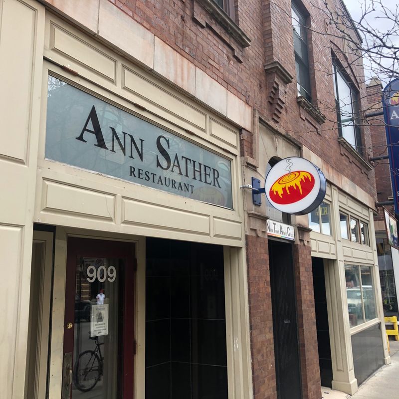 Illinois: Ann Sather (multiple locations)