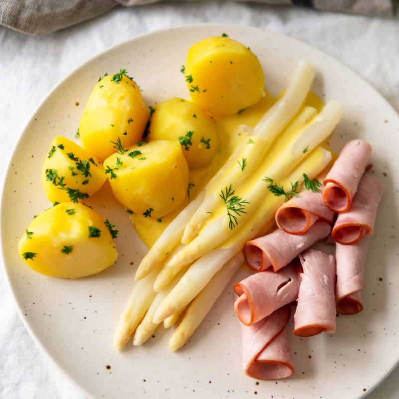 Spargel mit Hollandaise