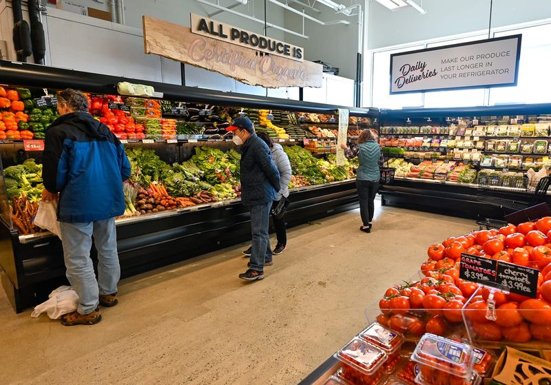 Mom's Organic Market