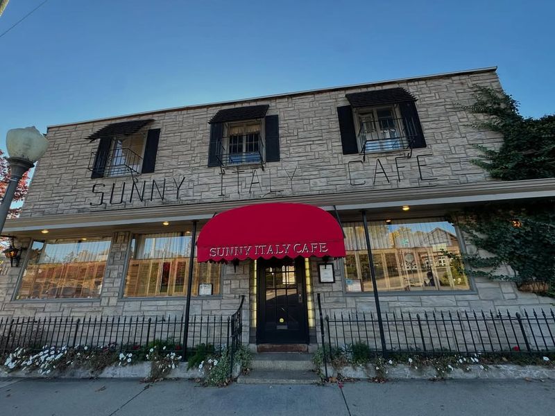 Sunny Italy Cafe (South Bend, Indiana)