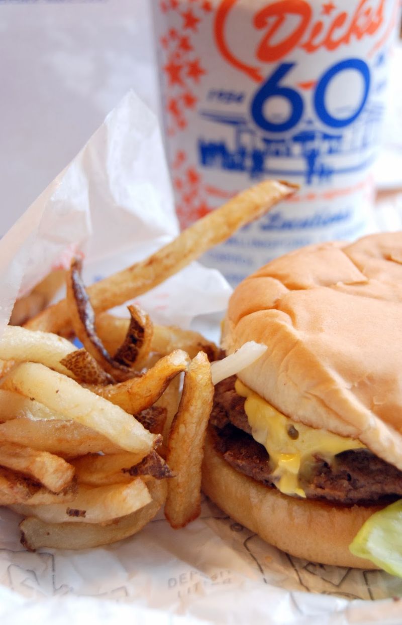 Washington - Dick’s Deluxe with Crinkle Fries