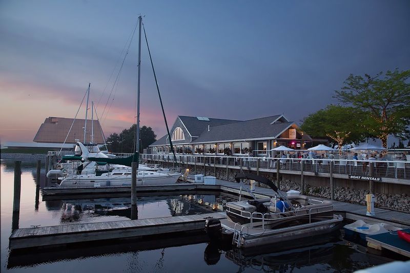 The Lake House Waterfront Grille — Muskegon (Muskegon Lake)