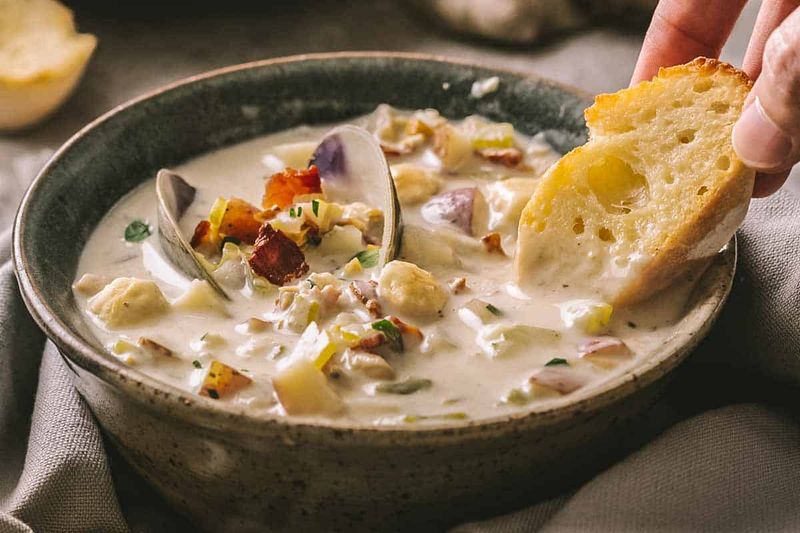 New England Clam Chowder (Restaurant Style)