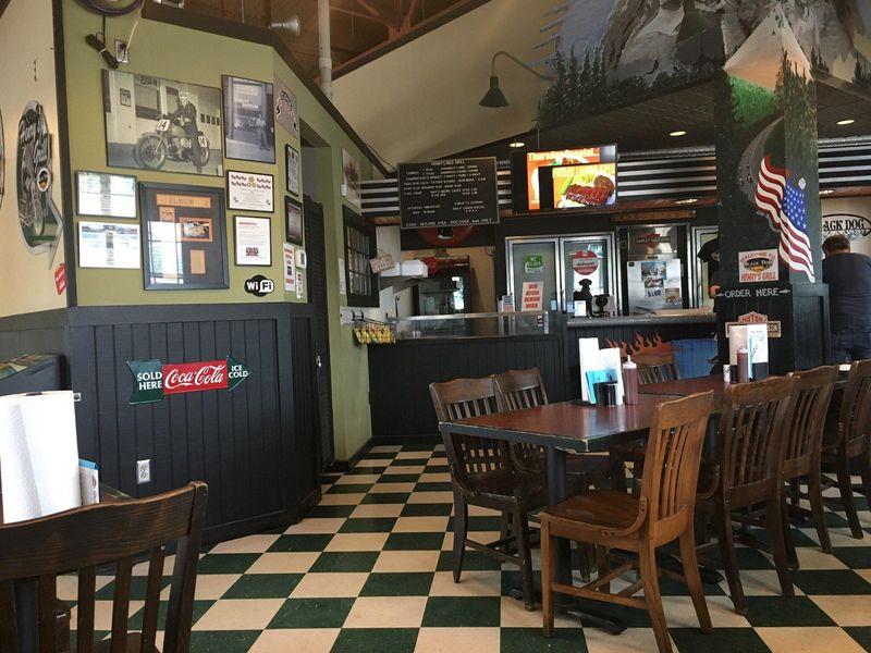 Lonnie Q's BBQ