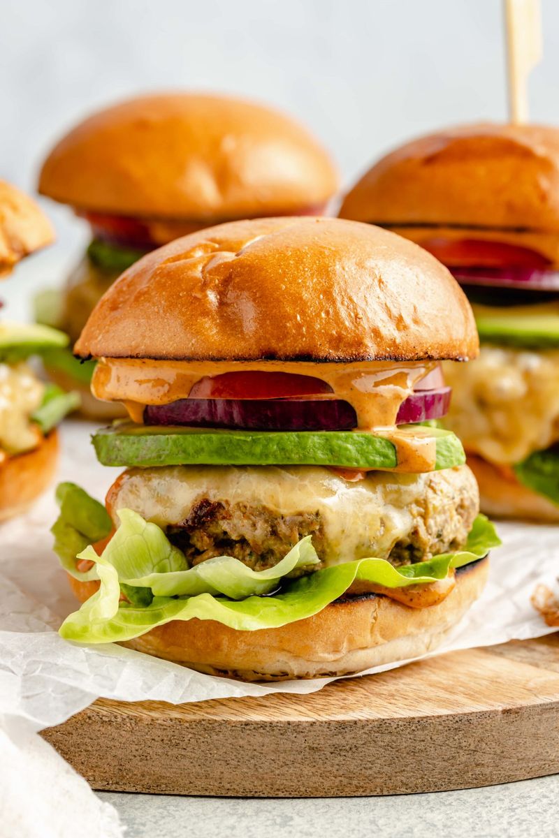 Turkey burgers with avocado