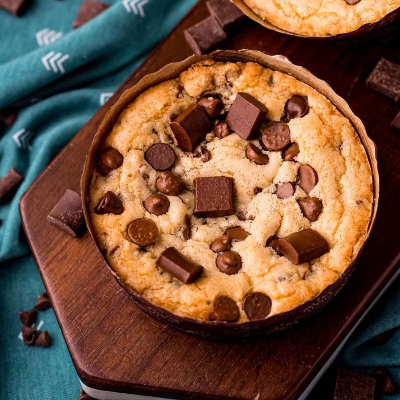 Split a Giant Cookie or Cupcake