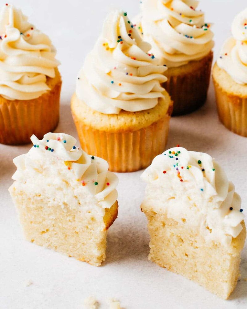 Moist Sour Cream Vanilla Cupcakes
