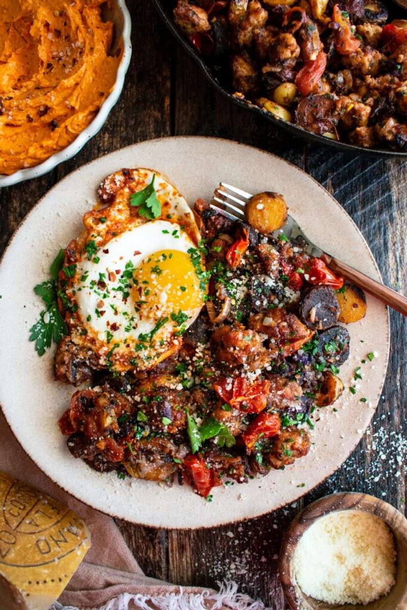 Sausage and Egg Breakfast Hash