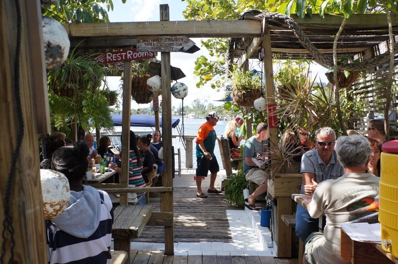 Le Tub Saloon (Hollywood, Florida)