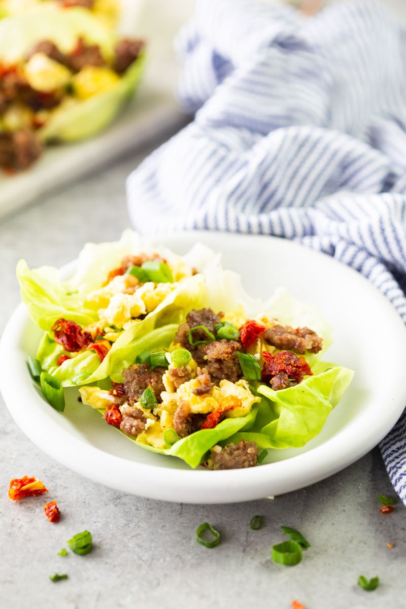 Breakfast lettuce wraps