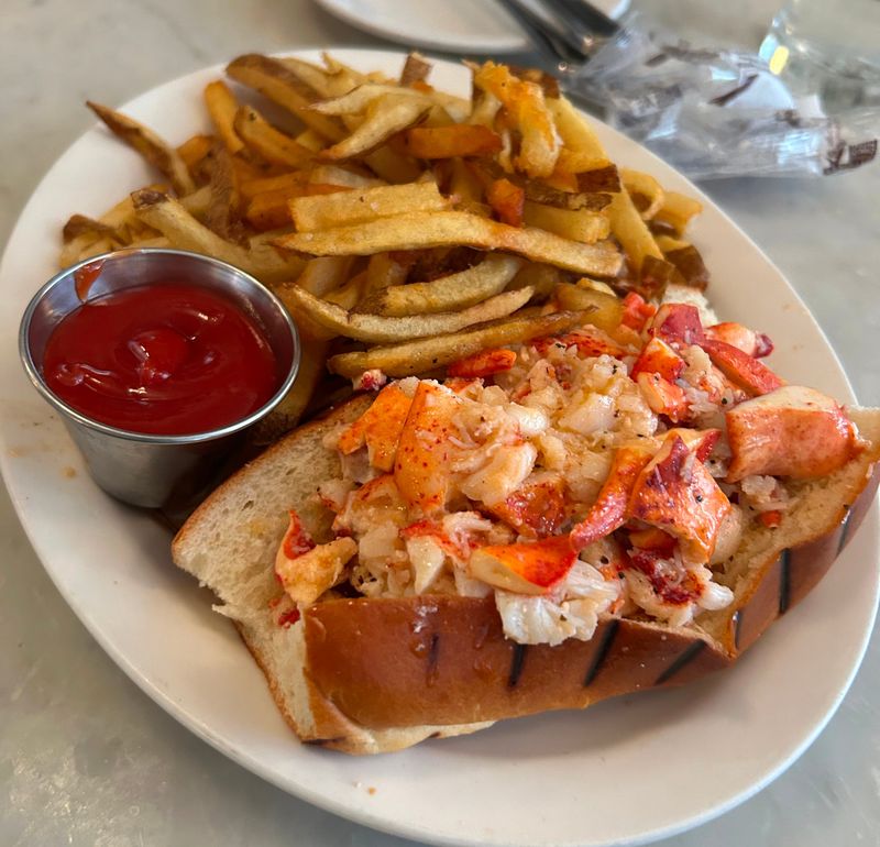 Neptune Oyster, Boston