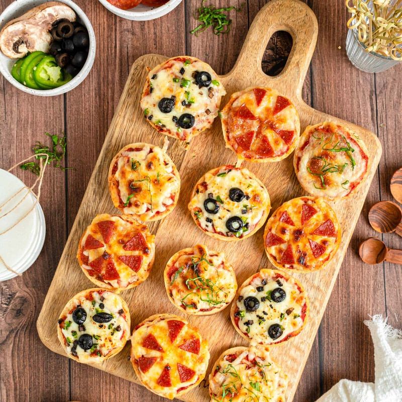 Mini bagel pizzas