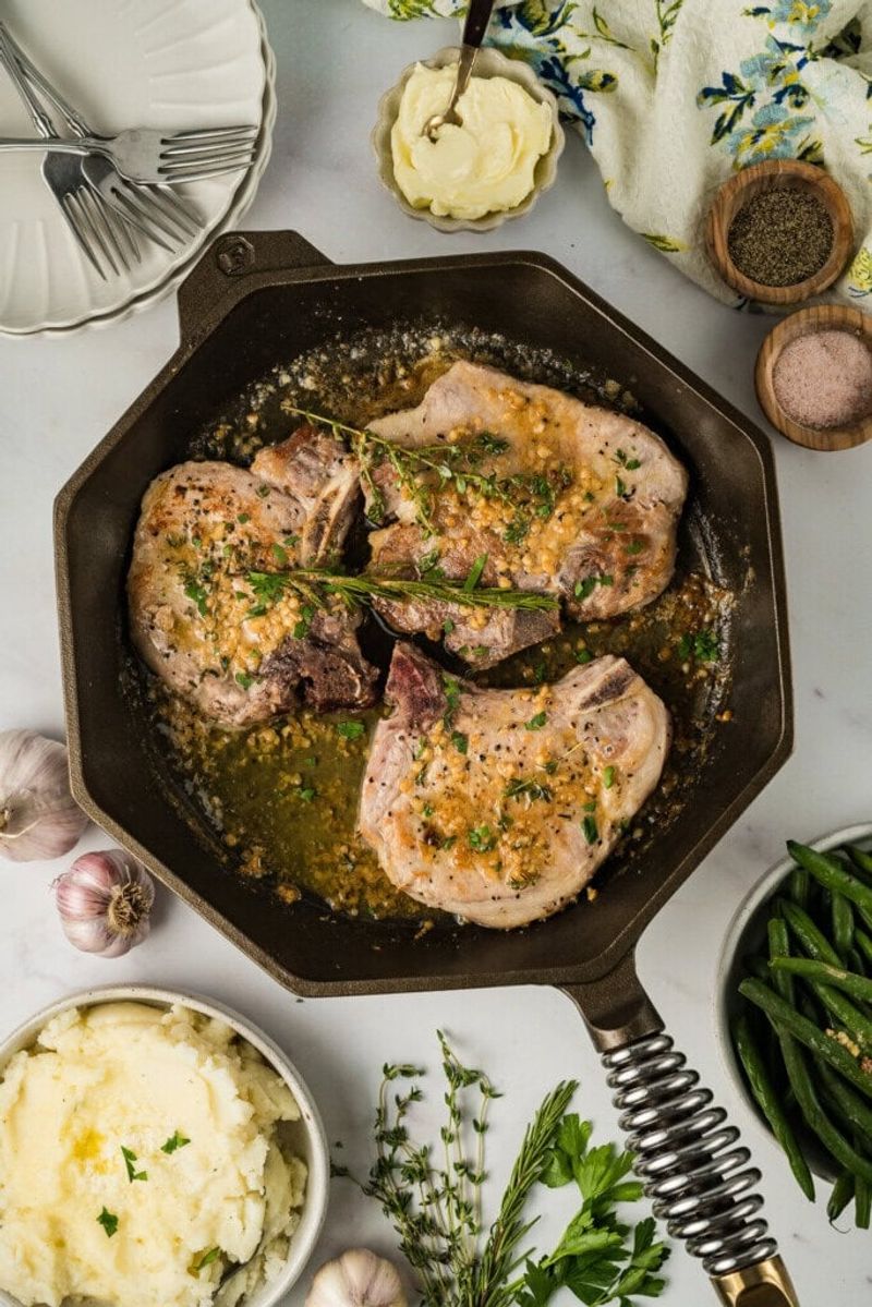 Garlic Butter Skillet Pork Chops